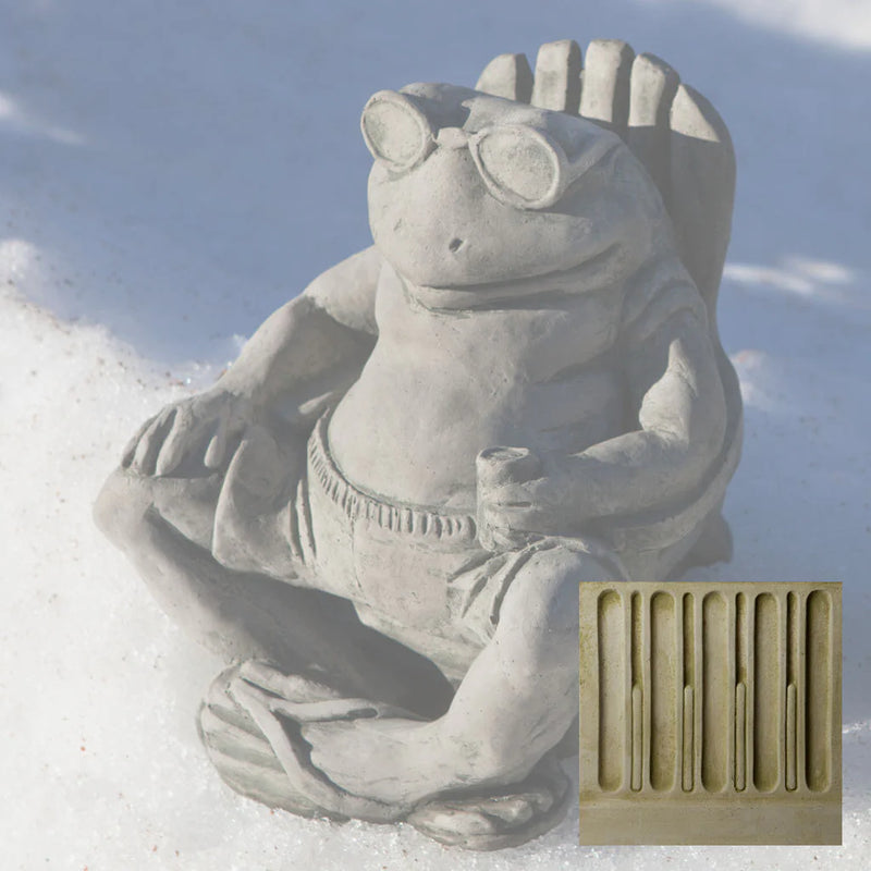 Frog(Bud) On The Beach Statue